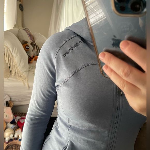 Peak Performance Blue Zip Up Jacket - Picture 9 of 10